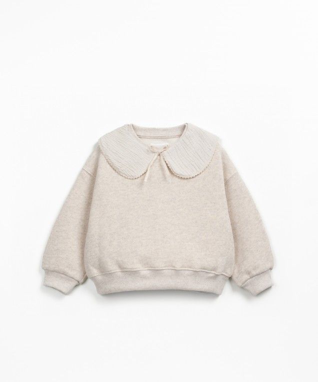 Play Up Fleece Sweater Collar Tones