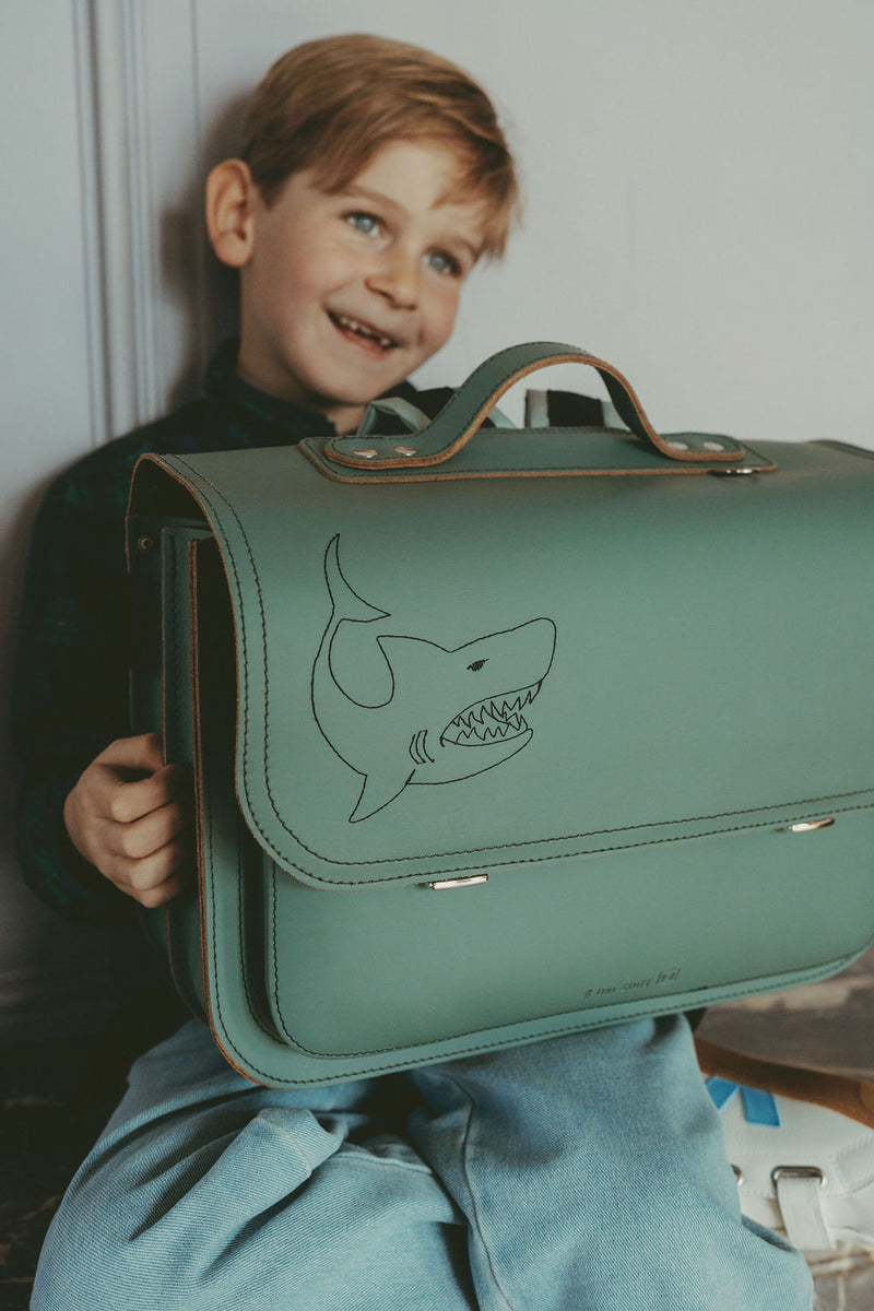 Own Stuff Boekentas (magnetisch slot) Lagere School Shark Azul