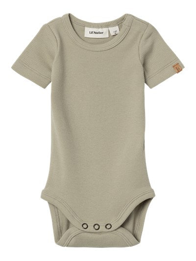 Lil Atelier Fan SS Slim Body Lil Moss Gray